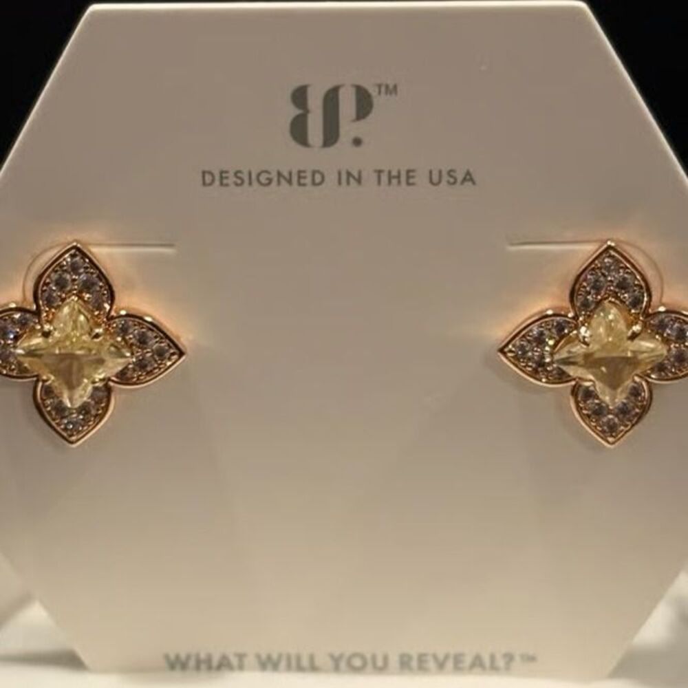 Beautiful Gold Clover Earrings